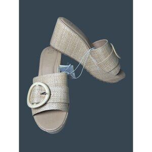 NEW A New Day Beige Platform Memory Foam Sandals Women's 11 Buckle Lightweight
